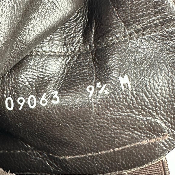 Stuart Weitzman Heeled Bootie 9.5 Brown Suede Ankle Boot Womens - Picture 5 of 10